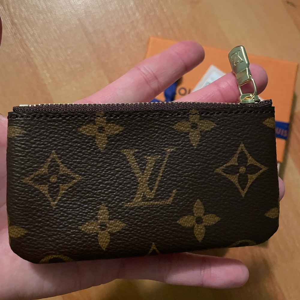 LV Key Pouch - Picture 2 of 3